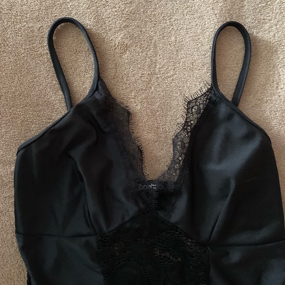 Boohoo lace bodysuit - Picture 2 of 5